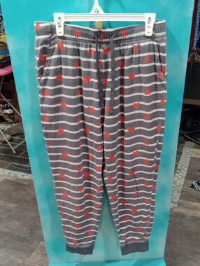 (537) Old Navy Gray Striped Pajama Pants with Red Heart Print